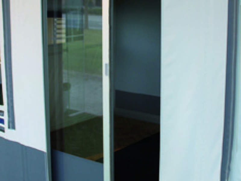 Porte coulissante en aluminium